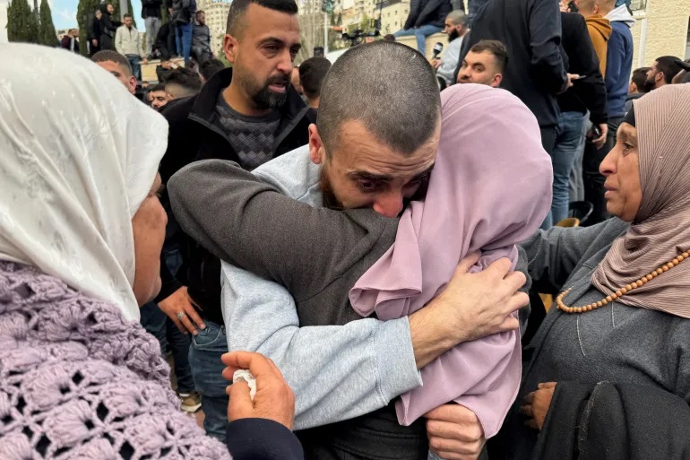 200 Falastiiniyiin ah oo la sii daayay.jpg